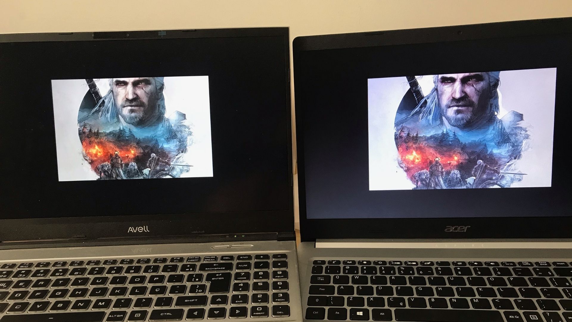 A mesma imagem fica com cores muito mais vivas no notebook Full HD com painel IPS à esquerda, quando comparado ao Acer Aspire 5, à direita (Foto: Guilherme Toscano)