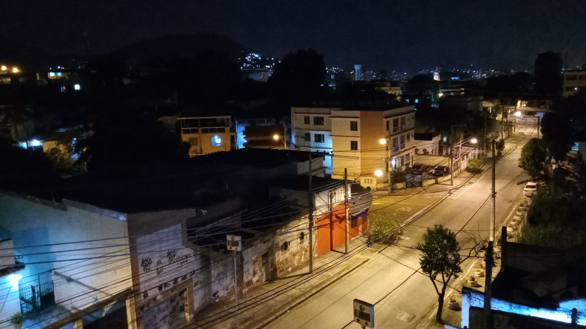 Foto feita à noite com o LG K52 (Foto: Aline Batista/Zoom)