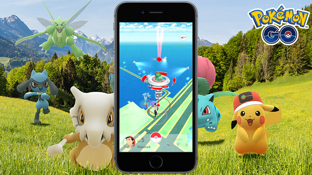 ilustração de Pokémon Go, mostrando um celular com tela do jogo no centro e os monstrinhos atrás em um campo verde