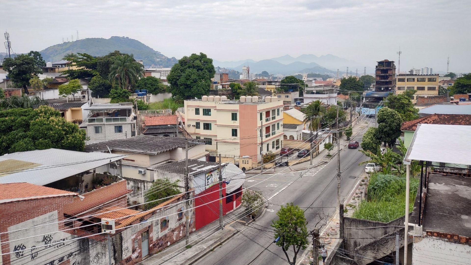 Foto de paisagem tirada de dia e com câmera principal