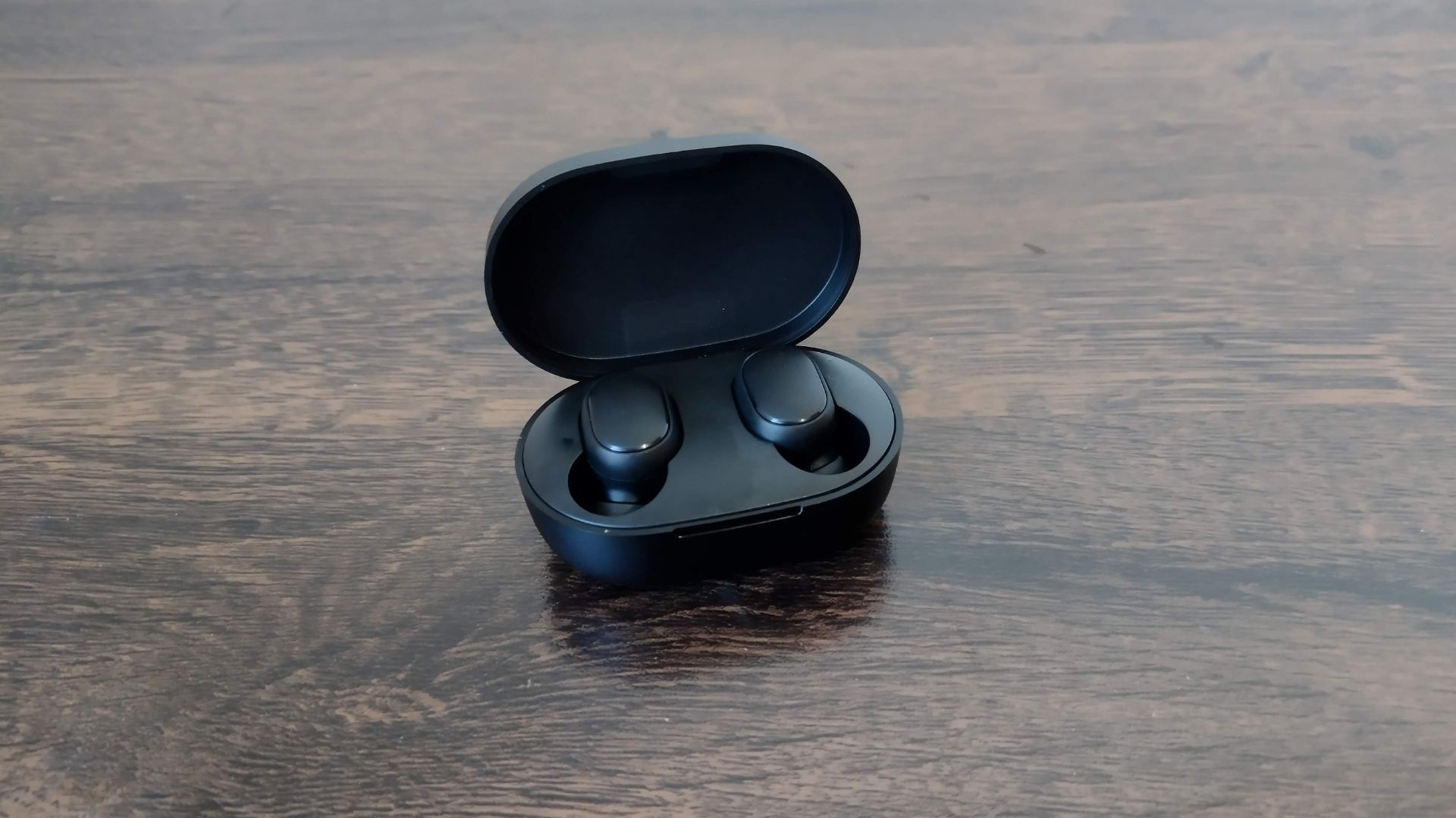 Redmi AirDots 2 é um fone da Xiaomi com foco em custo-benefício (Foto: Aline Batista/Zoom)