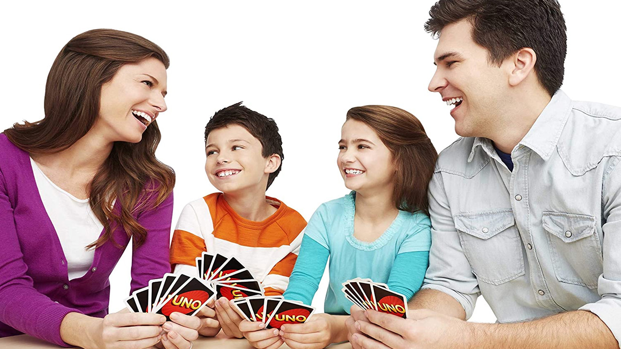 Aprenda as regras do Uno e como jogar com seus amigos nos diferentes modos do jogo (Reprodução: Amazon)