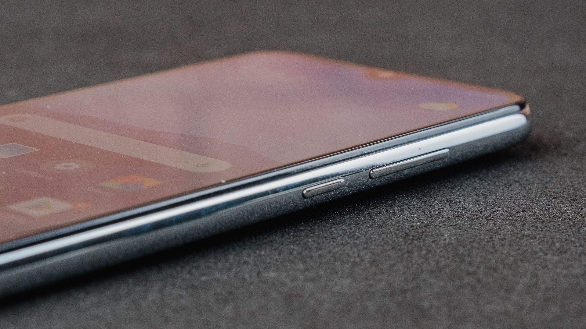 Detalhe dos botões laterais do Redmi Note 8 (Foto: Zoom)