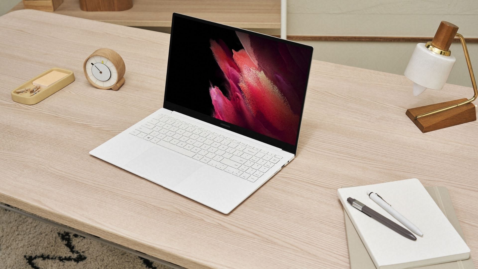 Galaxy Book Pro é um notebook ultrafino com design tradicional (Foto: Divulgação/Samsung)