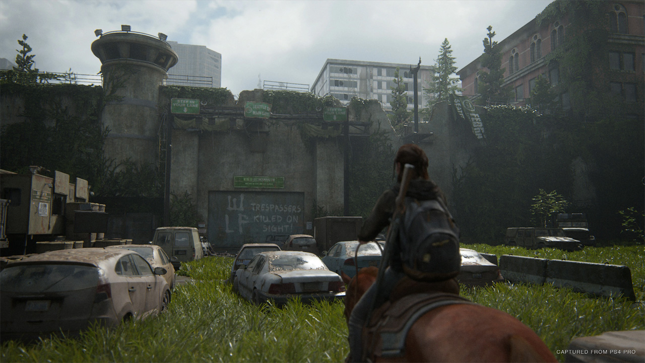 Em The Last of Us Part 2 jogadores seguem os passos de Ellie em uma jornada por vingança através de um mundo pós-apocalíptico (Reprodução: PlayStation Store)
