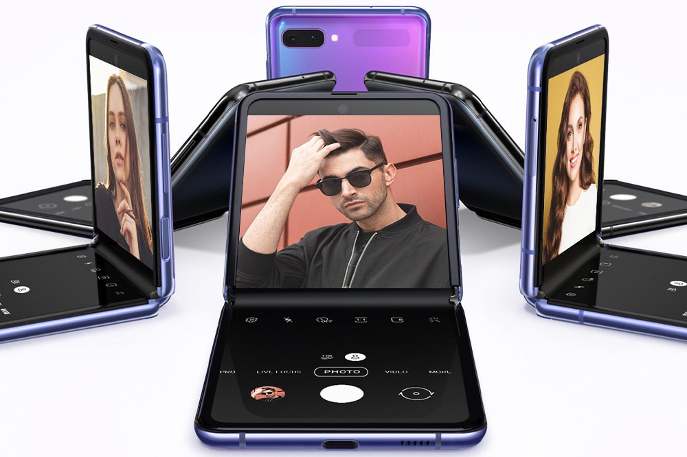 O modo Flex do Galaxy Z Flip divide os aplicativos ao meio na tela. (Imagem: Divulgação/Samsung)