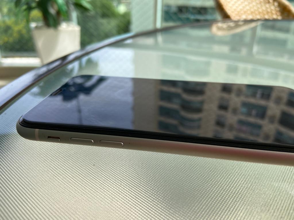 Saiba como desligar o iPhone XR, X, 12 ou 11 de forma correta! (Foto: Yasmin Prudente)
