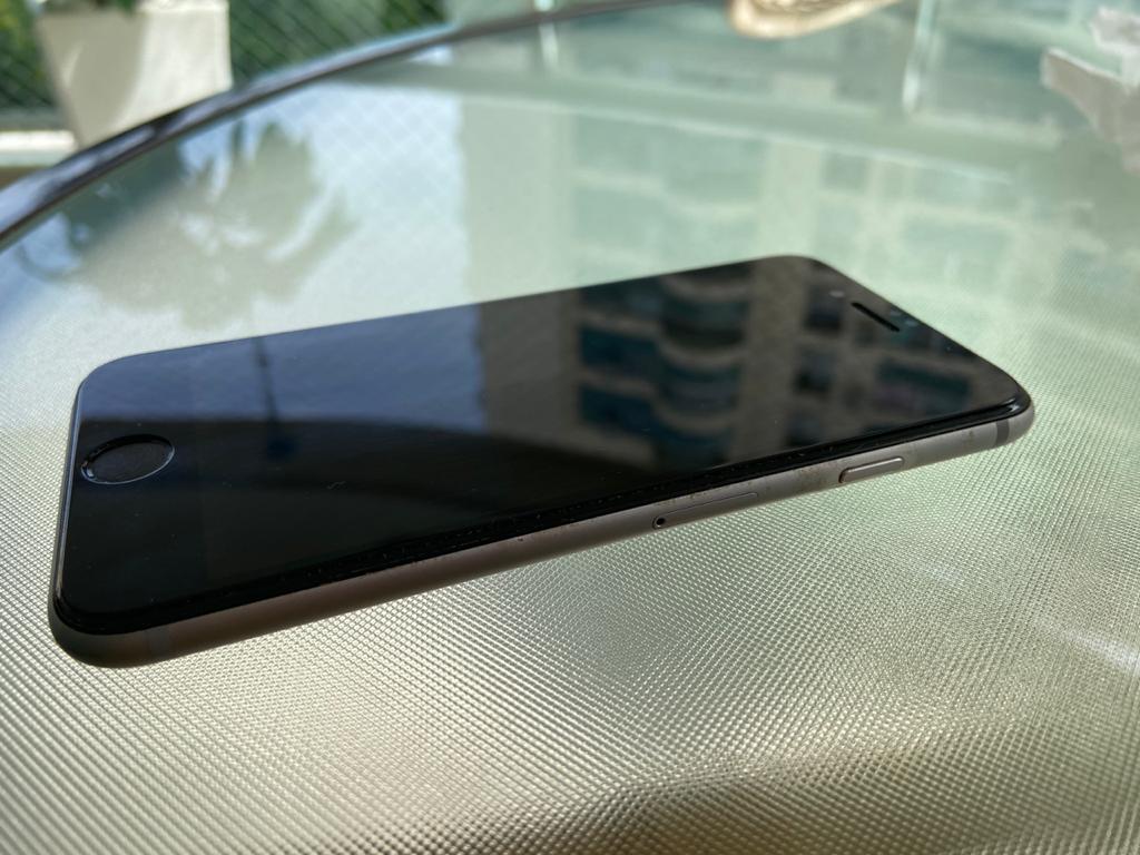 Saiba como desligar o iPhone 7, 8 e modelos mais antigos! (Foto: Yasmin Prudente)