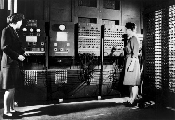 O ENIAC foi o primeiro computador eletrônico e fez mais cálculos em dez anos do que a humanidade em toda a sua história (Foto: Universidade da Pensilvânia/computerhistory.org)